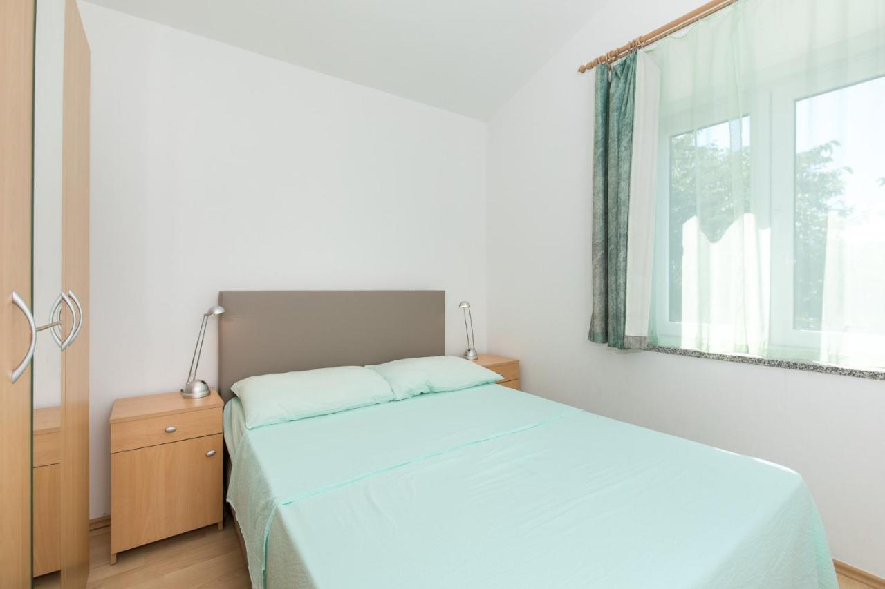 Apartment Cvijic Beige Punat Exteriör bild